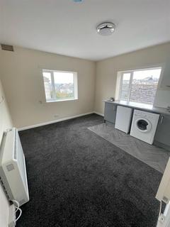 Studio to rent, Mutley Plain, Plymouth