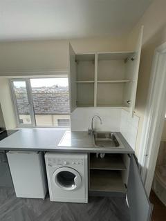Studio to rent, Mutley Plain, Plymouth
