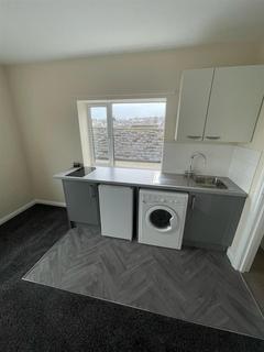 Studio to rent, Mutley Plain, Plymouth