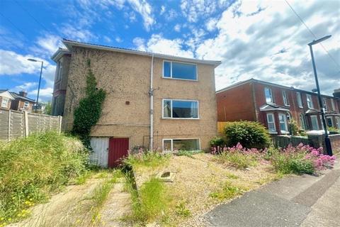 Studio to rent, 2 Weston Grove Road, Woolston SO19