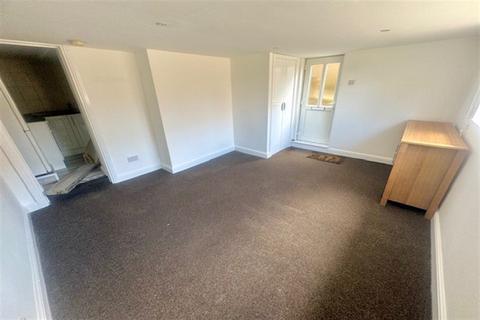 Studio to rent, 2 Weston Grove Road, Woolston SO19