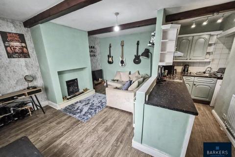 1 bedroom end of terrace house for sale, Pearl Street, Batley