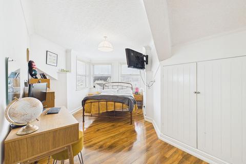 7 bedroom end of terrace house for sale - Fler