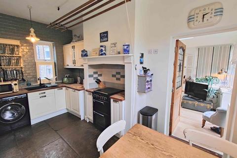 2 bedroom detached house for sale, South Grove, Brighouse HD6