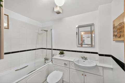 2 bedroom apartment for sale, Millennium Drive, London, E14