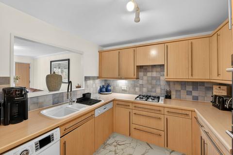 2 bedroom apartment for sale, Millennium Drive, London, E14