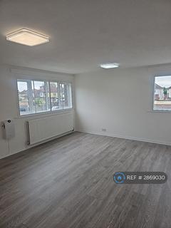 2 bedroom flat to rent, Sandown Close, Hounslow, TW5