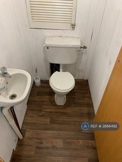 5 bedroom flat to rent, Llangyfelach Road, Treboeth, Swansea, SA5