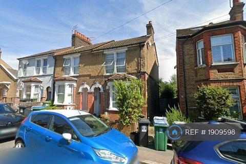 2 bedroom semi-detached house to rent, St James Road, Watford, WD18