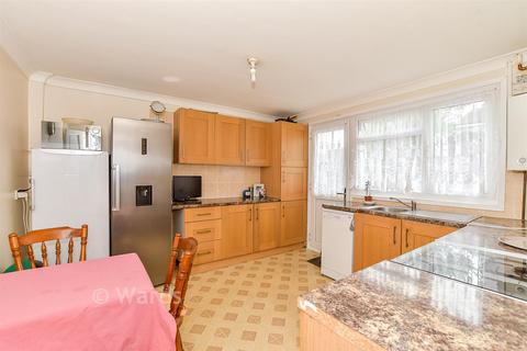undefined, Fuggles Close, Paddock Wood, Tonbridge, Kent