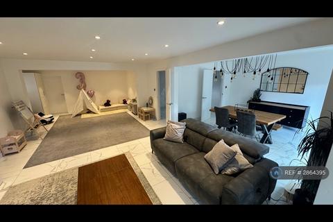 4 bedroom detached house to rent, Binscombe Lane, Derby, DE21