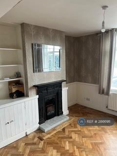 4 bedroom semi-detached house to rent, Ashby Road, Burton-On-Trent, DE15