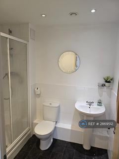 2 bedroom flat to rent, Little Grebe House, West Drayton, UB7