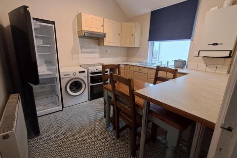 2 bedroom flat to rent, London Road, Pembroke Dock