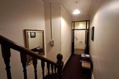 2 bedroom flat to rent, London Road, Pembroke Dock