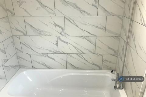 3 bedroom flat to rent, Eastgate Street, Gloucester, GL1