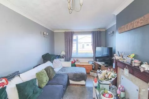 3 bedroom end of terrace house for sale – pohled 2