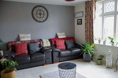 2 bedroom flat for sale, Cricklade Street, Swindon SN1