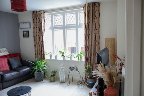 2 bedroom flat for sale, Cricklade Street, Swindon SN1