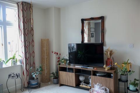 2 bedroom flat for sale, Cricklade Street, Swindon SN1