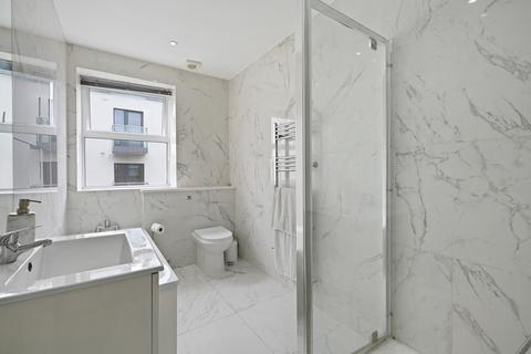 1 bedroom flat to rent, Chiswick High Road, London W4