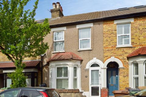 3 bedroom terraced house for sale, Goldsmith Road, London, E17
