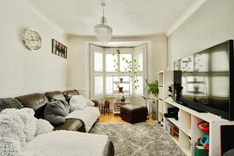 3 bedroom terraced house for sale, Goldsmith Road, London, E17