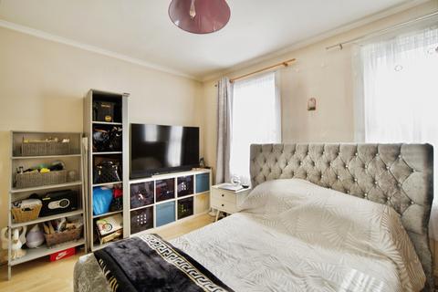 3 bedroom terraced house for sale, Goldsmith Road, London, E17