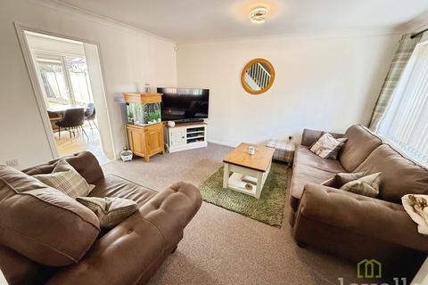 3 bedroom semi-detached house for sale, Woodfield Avenue, Lincoln LN6