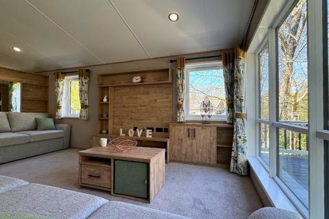 4 bedroom park home for sale, Hoburne Cotswold Reach