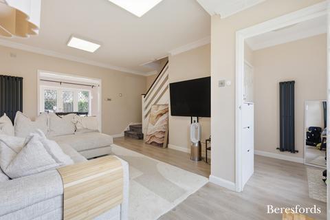 Swanbourne Drive, Hornchurch, RM12