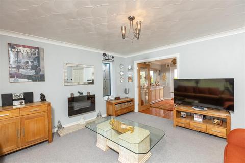 3 bedroom detached bungalow for sale, Ffordd Aneurin Bevan, Sketty, Swansea
