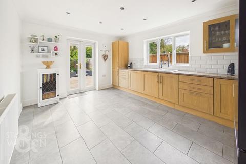 2 bedroom detached bungalow for sale, Norwich Road, Besthorpe, Attleborough