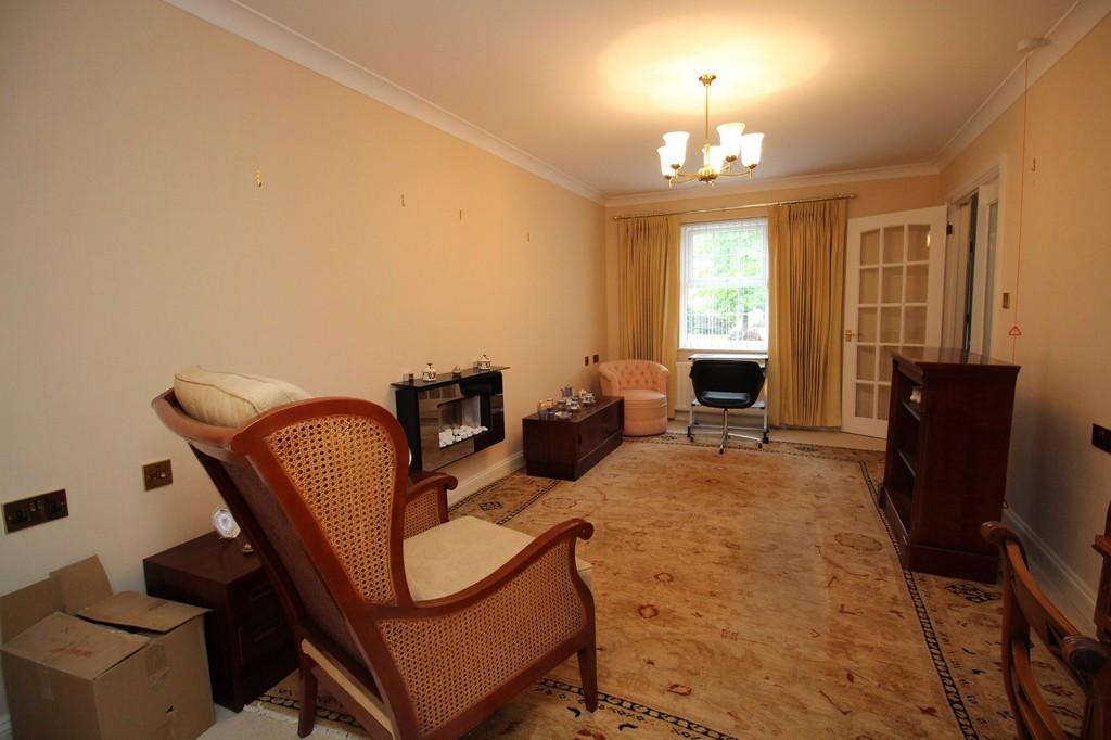 Hills Place, Horsham 2 bed terraced house £350,000