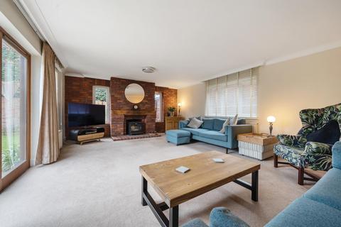 4 bedroom detached house for sale, Thatcham Gardens, Whetstone
