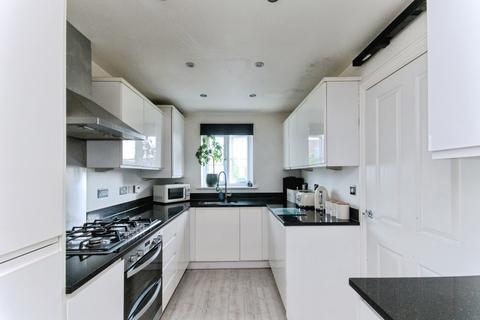 4 bedroom townhouse for sale, St. James Walk, Polegate, East Sussex, BN26