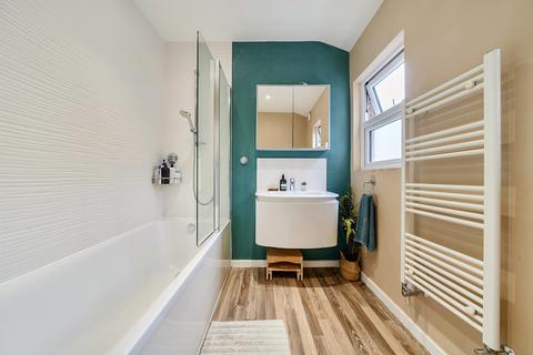 4 bedroom house for sale, Ladysmith Road, London