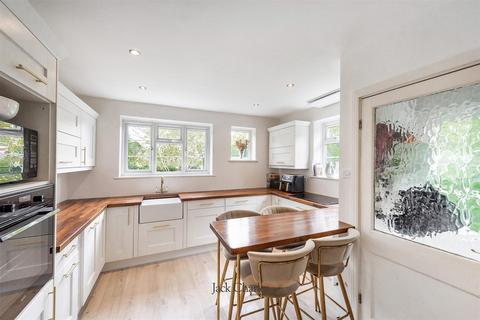 4 bedroom detached house for sale, The Ridgeway, Tonbridge