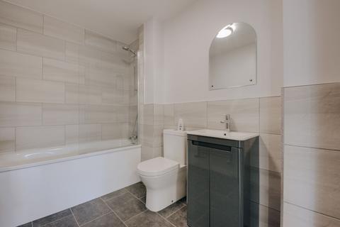 2 bedroom flat to rent, Tristan Lodge, Bushey Grove Road, Bushey, WD23