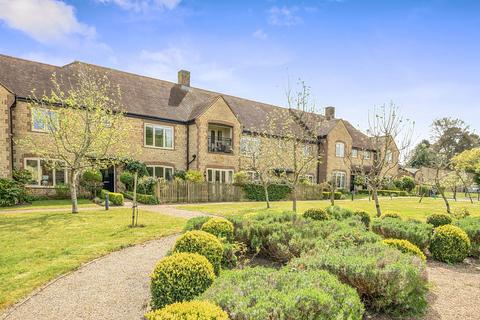 2 bedroom flat for sale, Orchard Gardens, Storrington, RH20