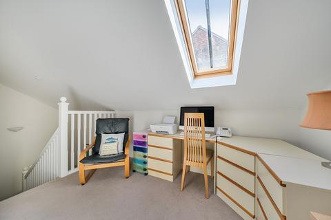 2 bedroom flat for sale, Orchard Gardens, Storrington, RH20