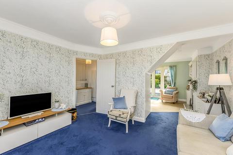 2 bedroom semi-detached house for sale, Waltham Way, Chingford