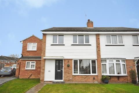 3 bedroom terraced house for sale, Linnet Drive, Tile Kiln, Chelmsford
