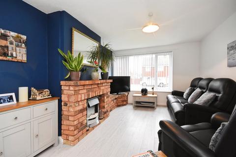 3 bedroom terraced house for sale, Linnet Drive, Tile Kiln, Chelmsford