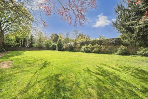 3 bedroom flat for sale, Hamilton Court, Hamilton Road, Ealing W5