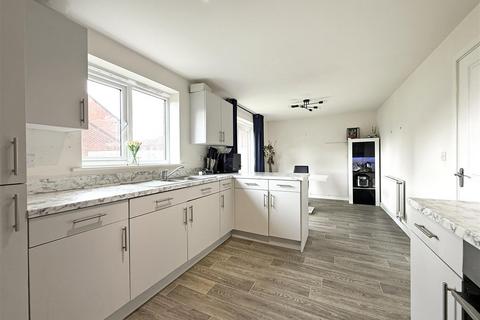 4 bedroom detached house for sale, Liddle Close, Weir Hill Gardens, Shrewsbury