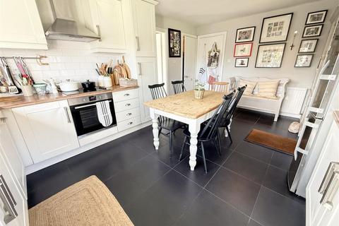 4 bedroom detached house for sale, Riverside Walk, Bottesford