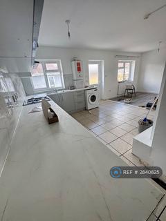 4 bedroom end of terrace house to rent, Uxbridge Road, Slough, SL2