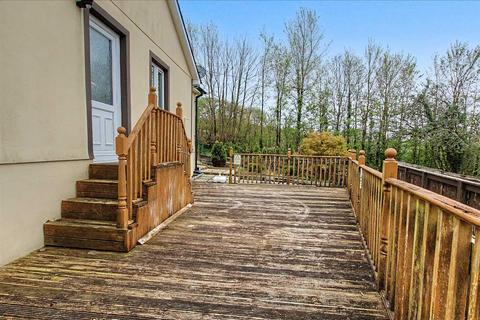 4 bedroom detached bungalow for sale, Ffynnon Dewi, Martletwy