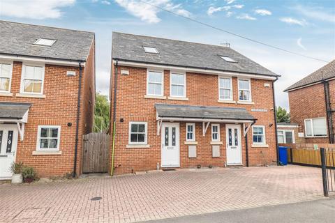 3 bedroom semi-detached house for sale, St. Leonards Road, Windsor